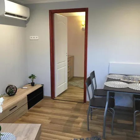 Hanna Apartman *